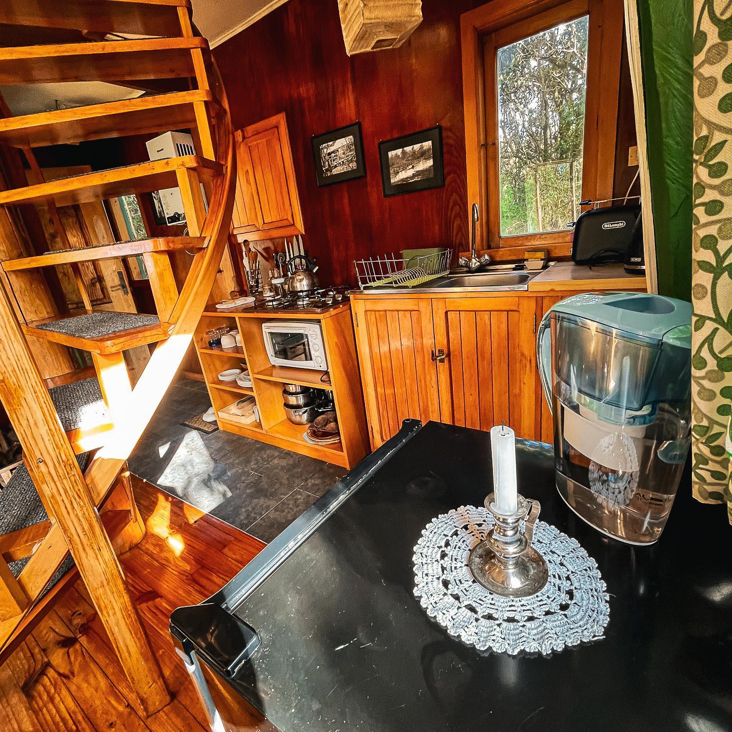 Unique Tree House Hideaway * Ancud
