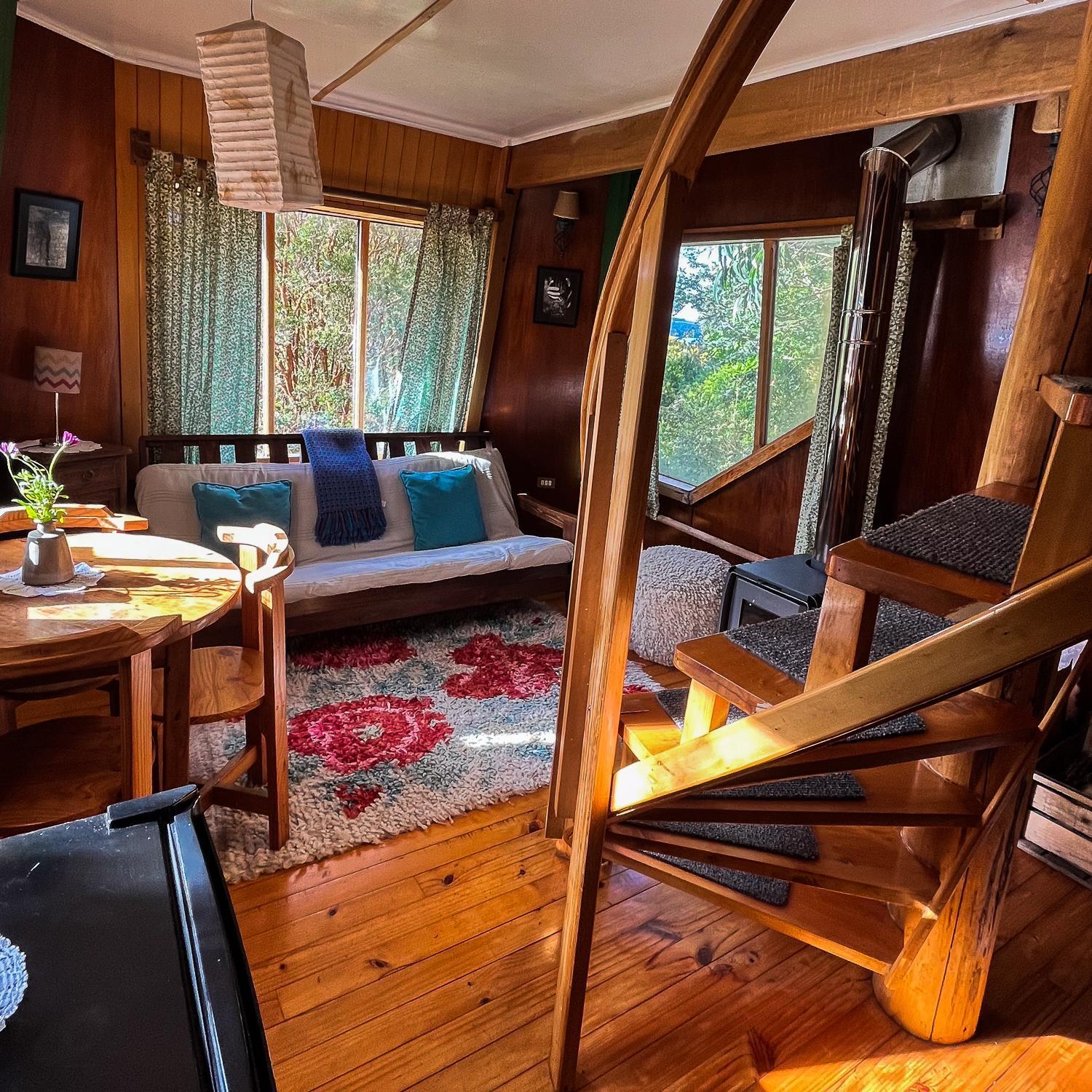 Unique Tree House Hideaway *